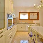 Vila Villasgarda - Leone *