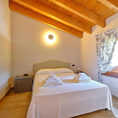Villa Villasgarda - Leone *