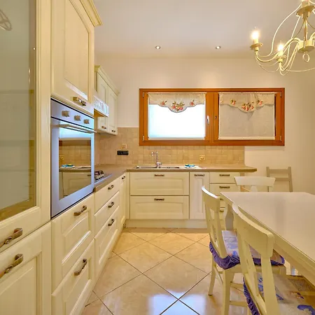 Villa Villasgarda - Leone *
