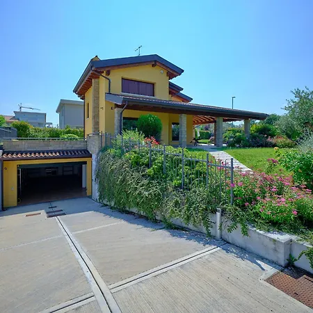 Villasgarda - Leone Salionze